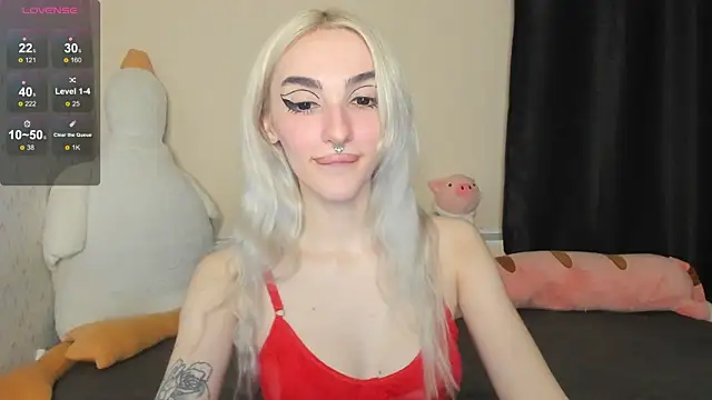 Snapshot of succubantra chatting on 10.31.25 succubantra online show from 10.31.25