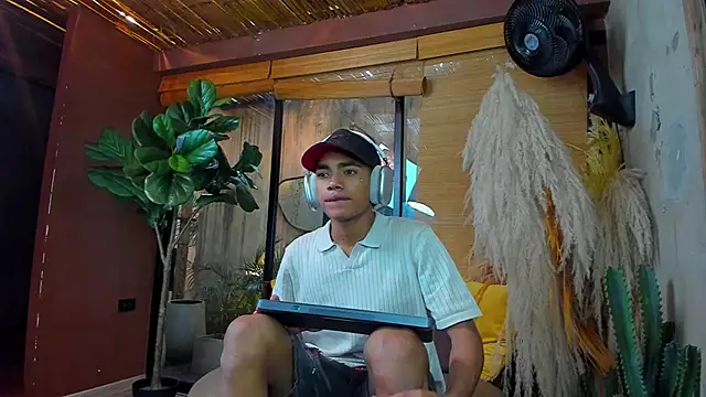 AlanCutee online show from 12.01.25