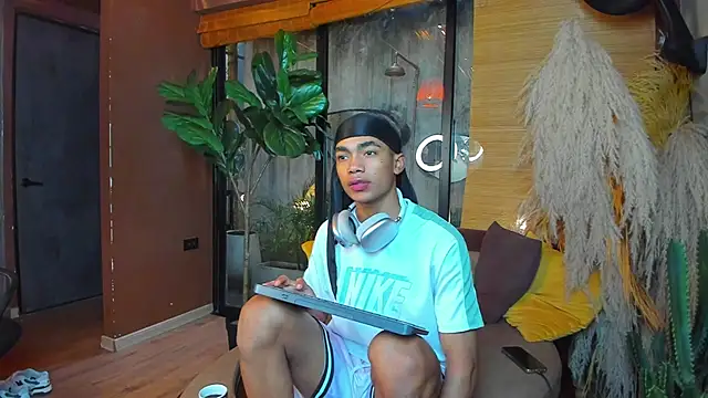 AlanCutee online show from 12.04.25