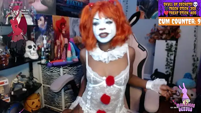 Snapshot of bunniikimi chatting on 10.29.25 bunniikimi online show from 10.29.25