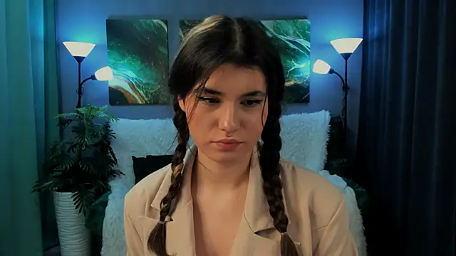 Snapshot of AnoraDark chatting on 09.14.25 AnoraDark online show from 09.14.25