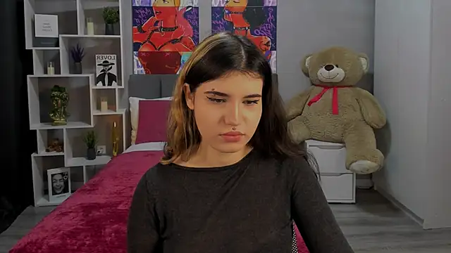 Snapshot of AnoraDark chatting on 09.20.25 AnoraDark online show from 09.20.25