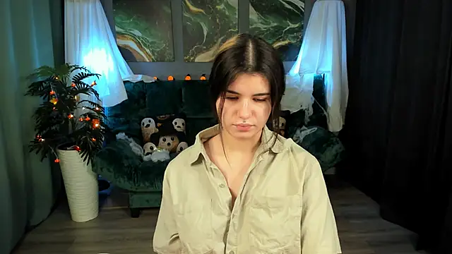 Snapshot of AnoraDark chatting on 10.10.25 AnoraDark online show from 10.10.25