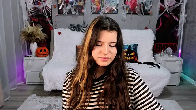 Snapshot of AnoraDark chatting on 11.07.25 AnoraDark online show from 11.07.25