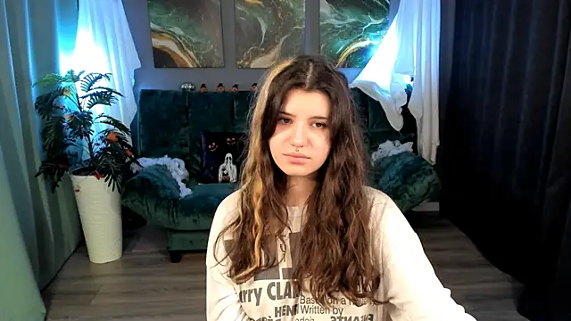 Snapshot of AnoraDark chatting on 11.08.25 AnoraDark online show from 11.08.25