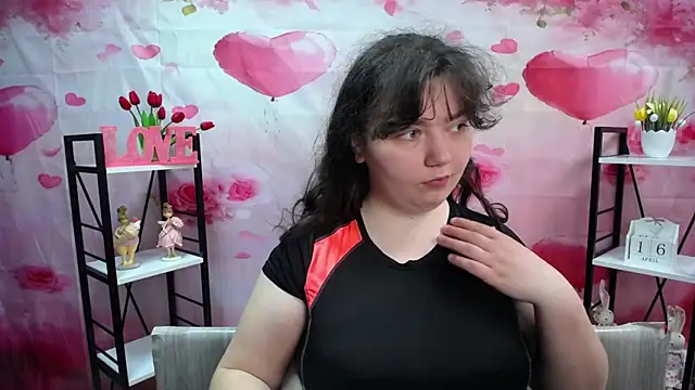 Snapshot of NeonilaLisova chatting on 04.17.26 NeonilaLisova online show from 04.17.26