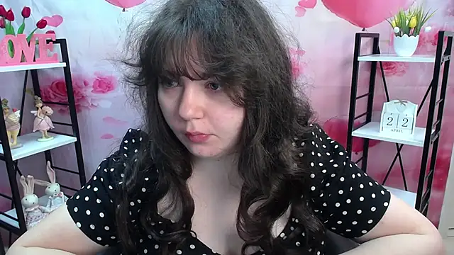 Snapshot of NeonilaLisova chatting on 04.23.26 NeonilaLisova online show from 04.23.26