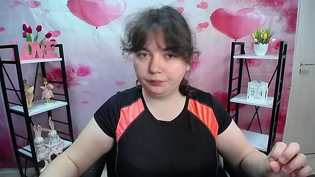 Snapshot of NeonilaLisova chatting on 04.25.26 NeonilaLisova online show from 04.25.26