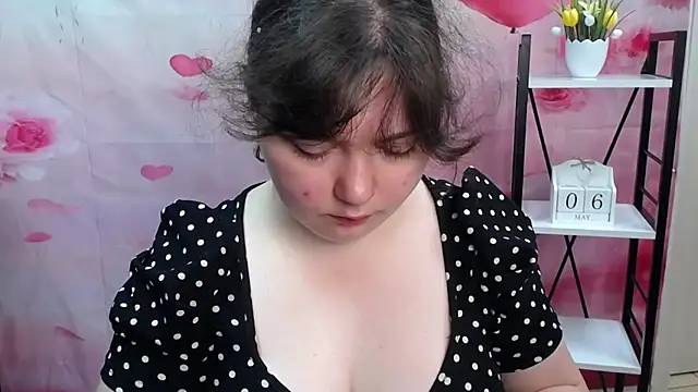Snapshot of NeonilaLisova chatting on 05.07.26 NeonilaLisova online show from 05.07.26
