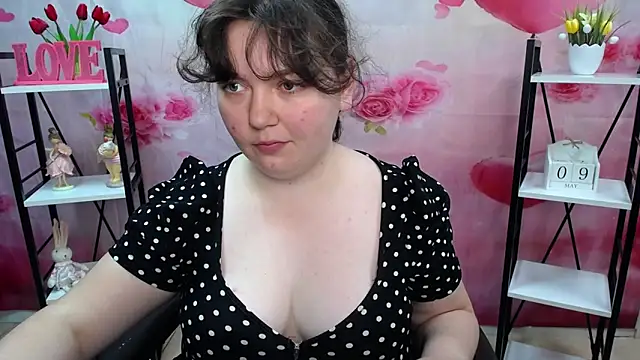 Snapshot of NeonilaLisova chatting on 05.09.26 NeonilaLisova online show from 05.09.26