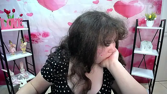 Snapshot of NeonilaLisova chatting on 05.19.26 NeonilaLisova online show from 05.19.26