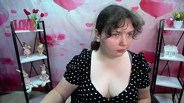 Snapshot of NeonilaLisova chatting on 05.30.26 NeonilaLisova online show from 05.30.26