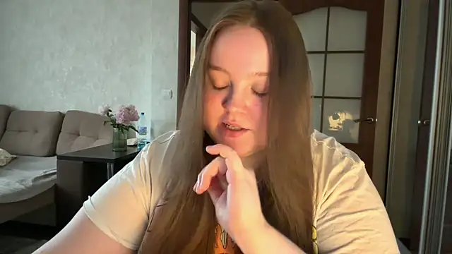 Snapshot of Alice898 chatting on 05.14.26 Alice898 online show from 05.14.26
