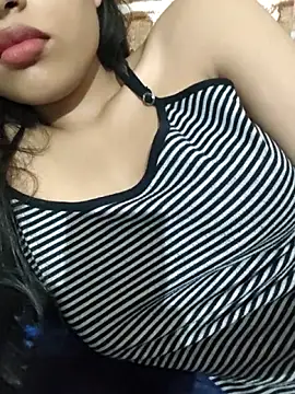 Snapshot of KARISHMA-STRIP chatting on 09.24.25 KARISHMA-STRIP online show from 09.24.25