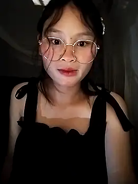 Snapshot of saronla_03 chatting on 09.16.25 saronla 03 online show from 09.16.25