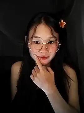 Snapshot of saronla_03 chatting on 09.20.25 saronla 03 online show from 09.20.25