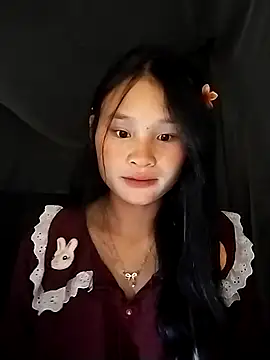 Snapshot of saronla_03 chatting on 09.30.25 saronla 03 online show from 09.30.25