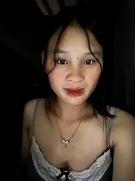 Snapshot of saronla_03 chatting on 10.06.25 saronla 03 online show from 10.06.25