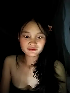 Snapshot of saronla_03 chatting on 10.10.25 saronla 03 online show from 10.10.25