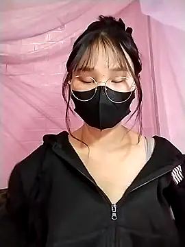 Snapshot of saronla_03 chatting on 12.23.25 saronla 03 online show from 12.23.25