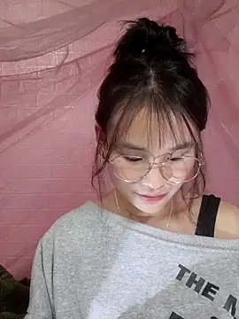 Snapshot of saronla_03 chatting on 02.11.26 saronla 03 online show from 02.11.26