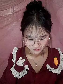 Snapshot of saronla_03 chatting on 02.14.26 saronla 03 online show from 02.14.26