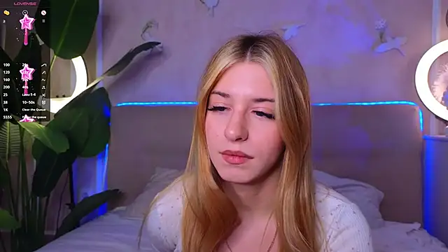 Snapshot of BonnieWalton chatting on 11.17.25 BonnieWalton online show from 11.17.25