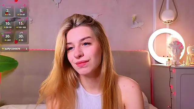 Snapshot of BonnieWalton chatting on 11.30.25 BonnieWalton online show from 11.30.25