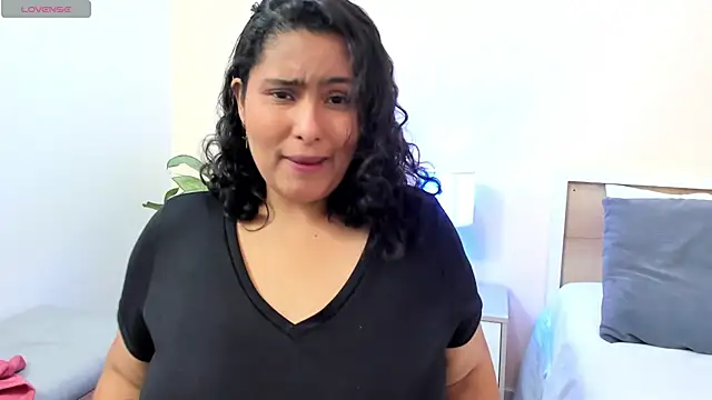 Snapshot of BellaNixs chatting on 09.12.25 BellaNixs online show from 09.12.25