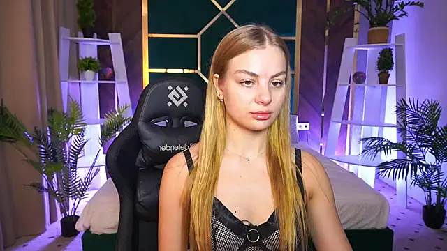 AngyyEyess online show from 10.31.25