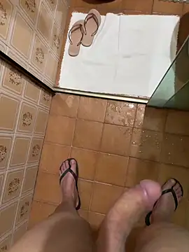 Snapshot of Renaultcarga chatting on 10.10.25 Renaultcarga online show from 10.10.25