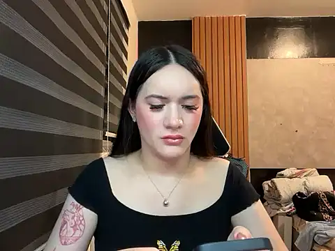 Yhanbeaufort18 online show from 10.02.25