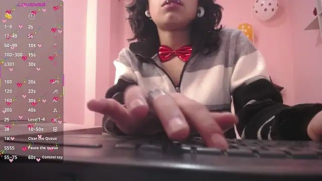 LadyWawy online show from 10.17.25