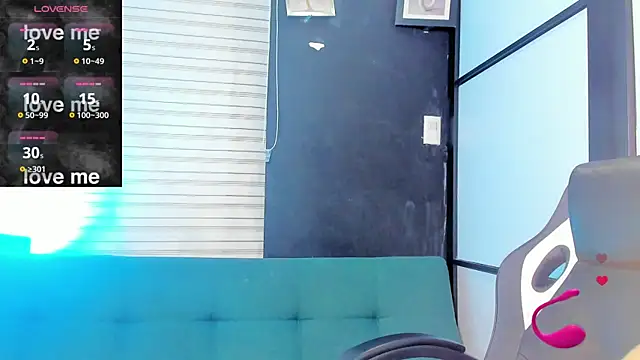 SamaraAnders  online show from 11.04.25