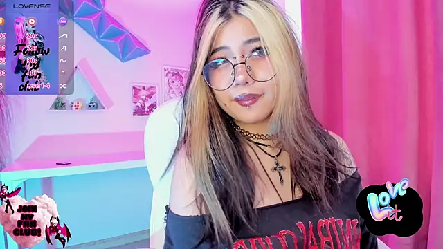 pinkk deemon online show from 11.21.25