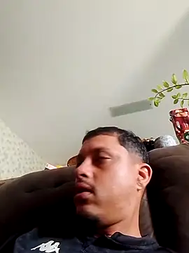 Snapshot of Deza-10 chatting on 11.26.25 Deza-10 online show from 11.26.25