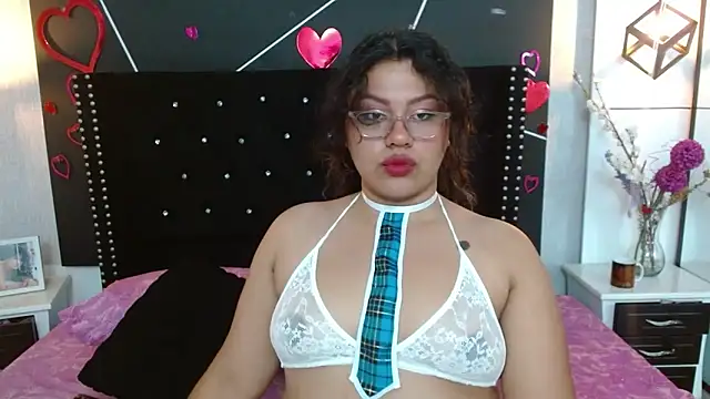 Snapshot of CloeStron chatting on 09.09.25 CloeStron online show from 09.09.25