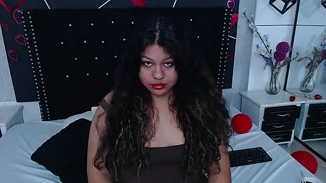 Snapshot of CloeStron chatting on 09.29.25 CloeStron online show from 09.29.25