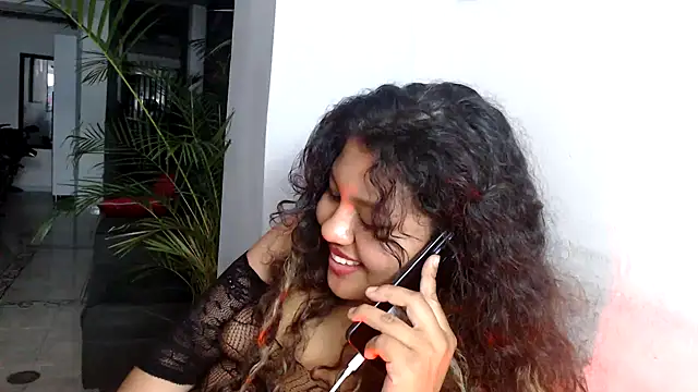 Snapshot of CloeStron chatting on 10.11.25 CloeStron online show from 10.11.25