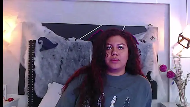 Snapshot of CloeStron chatting on 10.24.25 CloeStron online show from 10.24.25