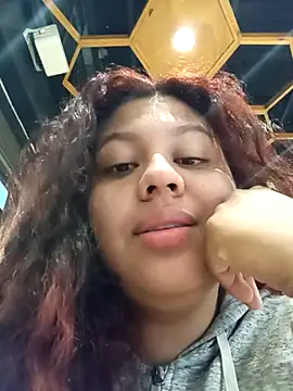 Snapshot of CloeStron chatting on 10.30.25 CloeStron online show from 10.30.25