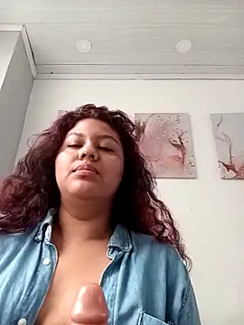 Snapshot of CloeStron chatting on 11.01.25 CloeStron online show from 11.01.25