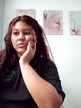 Snapshot of CloeStron chatting on 11.05.25 CloeStron online show from 11.05.25