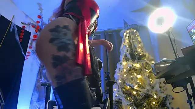 Snapshot of lunnaa_ chatting on 11.06.25 lunnaa online show from 11.06.25