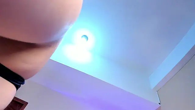 SerenaAveline online show from 11.26.25