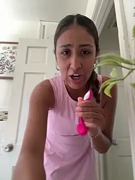 Snapshot of Sonnysoles chatting on 10.17.25 Sonnysoles online show from 10.17.25