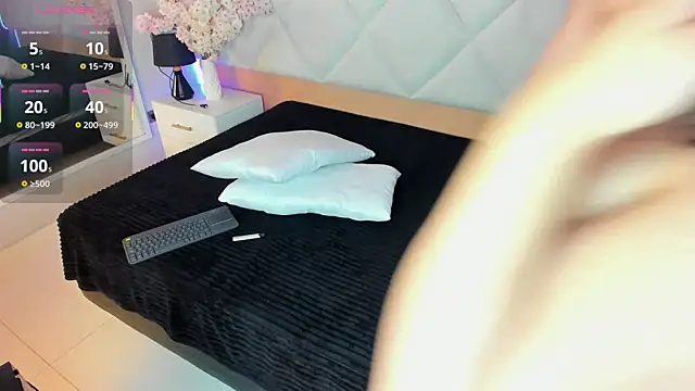 veronica hill  online show from 12.03.25