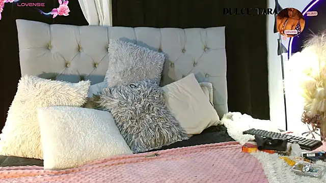 Snapshot of Dulce_Tara chatting on 09.26.25 Dulce Tara online show from 09.26.25