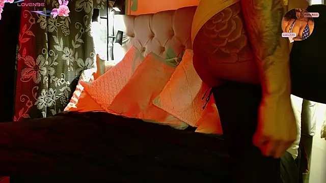 Snapshot of Dulce_Tara chatting on 11.07.25 Dulce Tara online show from 11.07.25