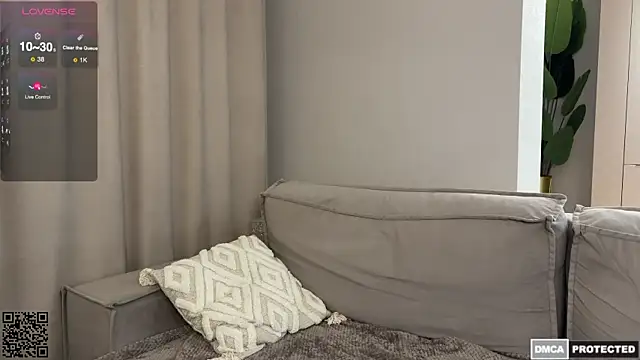 Snapshot of Exeltis chatting on 11.04.25 Exeltis online show from 11.04.25